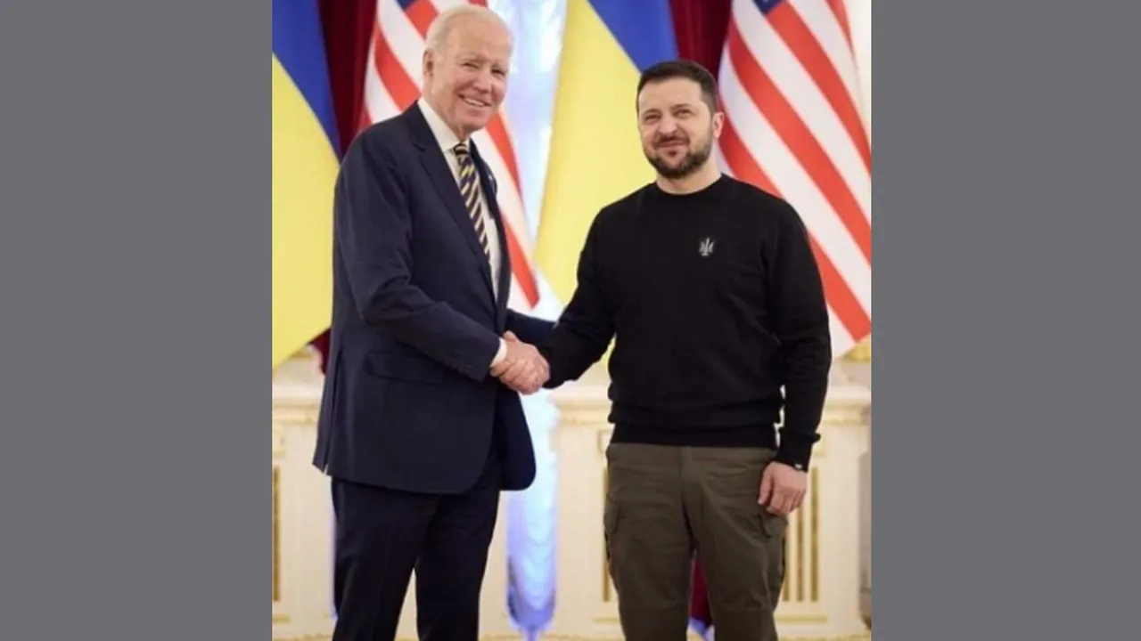  Biden makes surprise visit to Kiev