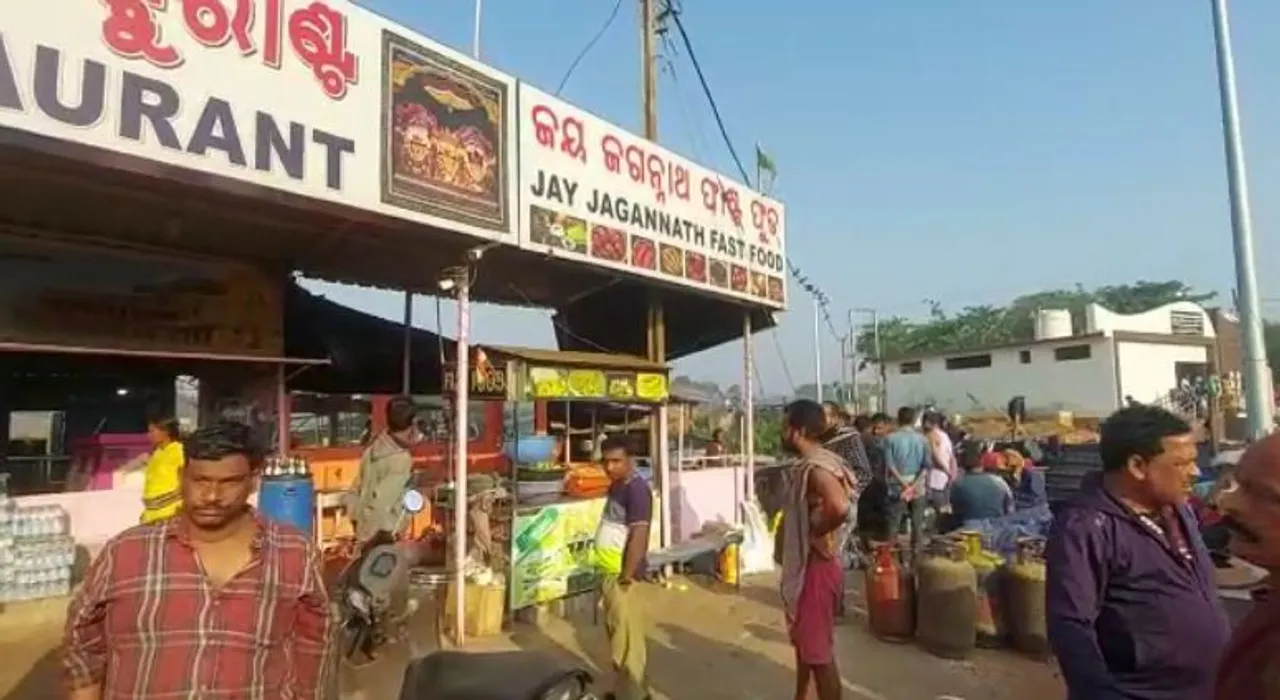  Bhubaneswar: Bombs hurled at hotel near Baramunda Bus Stand; 3 injured
