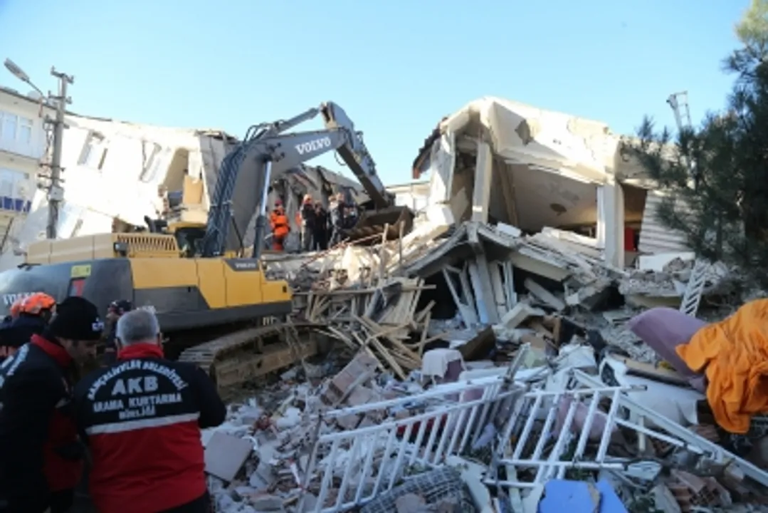  7.8-magnitude quake kills over 125 in Turkey, Syria