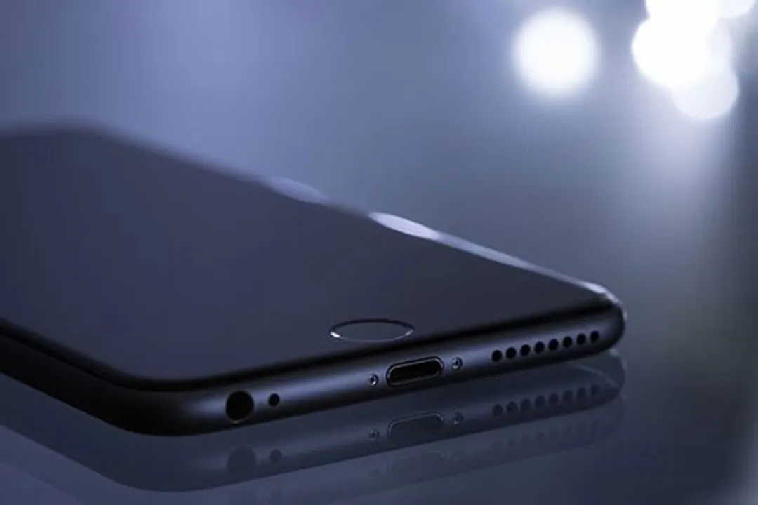  Centre cuts customs duty on key mobile phone parts to boost local manufacturing