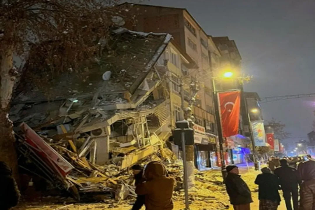 S.Korean President orders dispatch of rescue workers, medical supplies to quake-hit Turkey