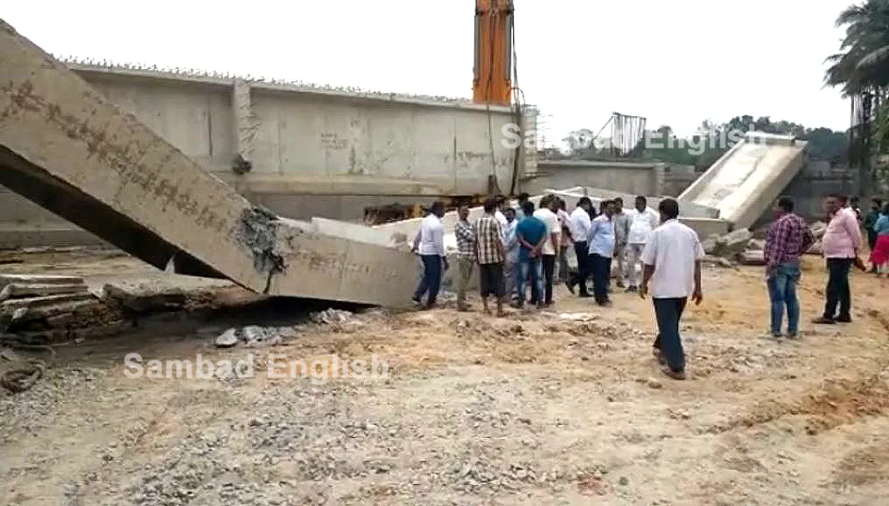  Under-construction bridge of Works Dept collapses; low-quality work alleged