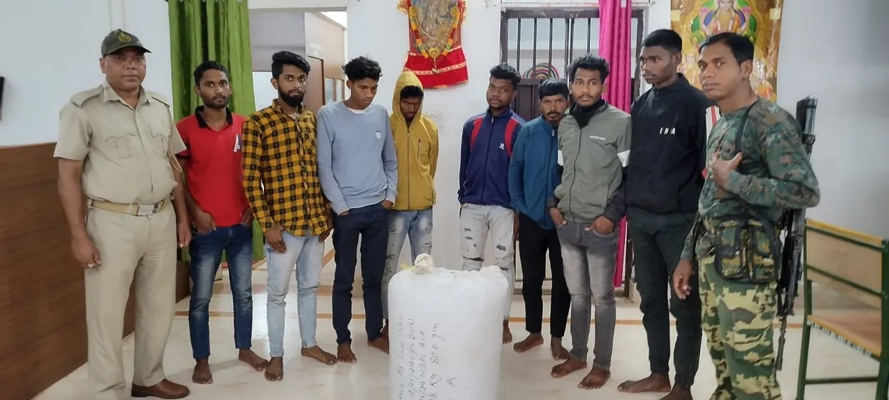  Odisha: 5 college students among 8 held over ganja trafficking