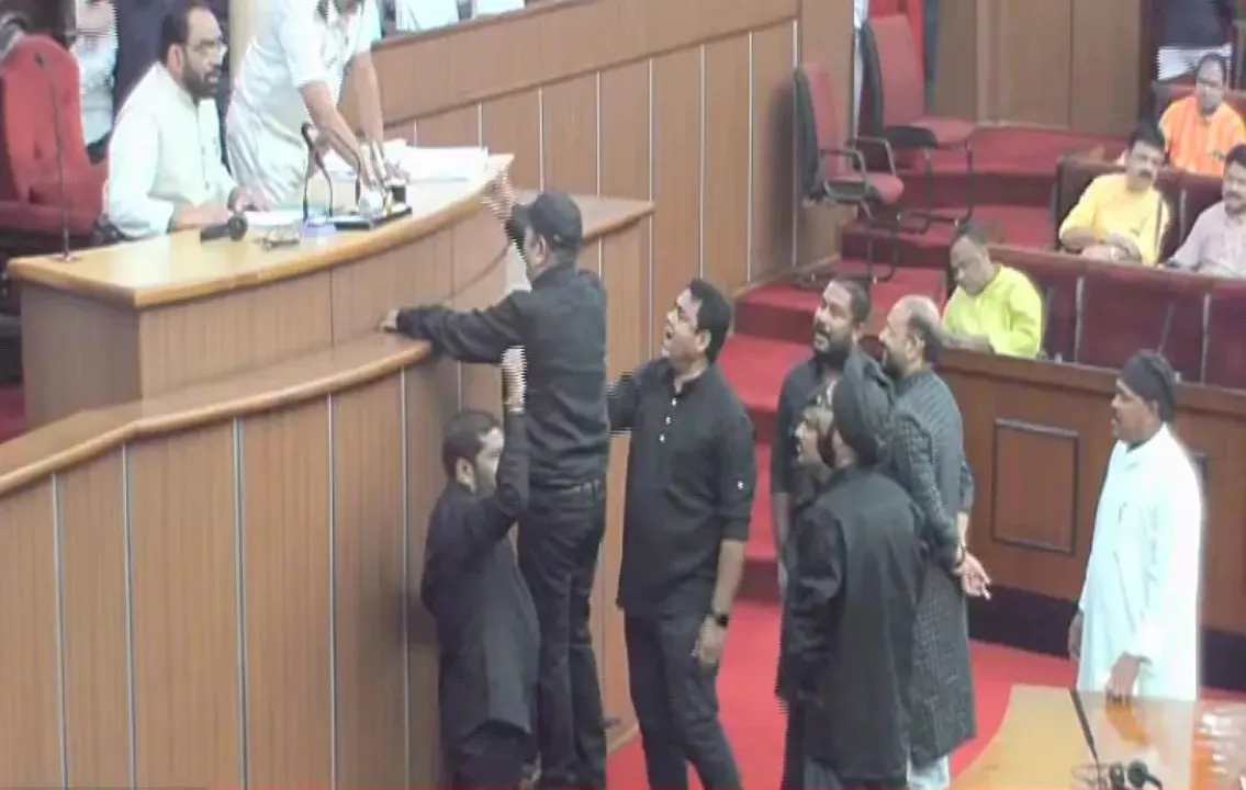  Congress MLAs create ruckus in Odisha Assembly over Rahul's disqualification