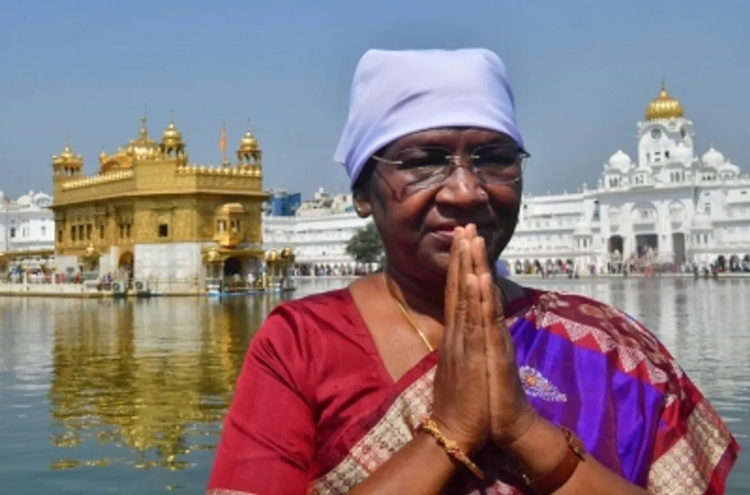  President Murmu pays obeisance at Golden Temple