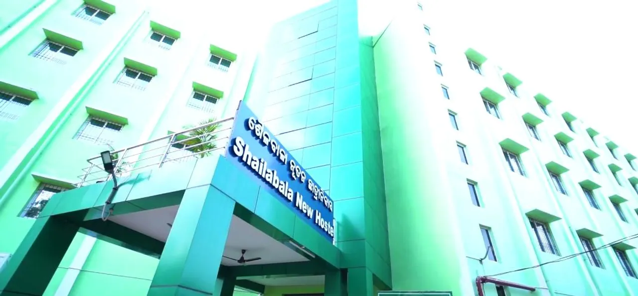  Odisha CM inaugurates 400-bed hostel at Shailabala Women’s College, lays stone for new academic block