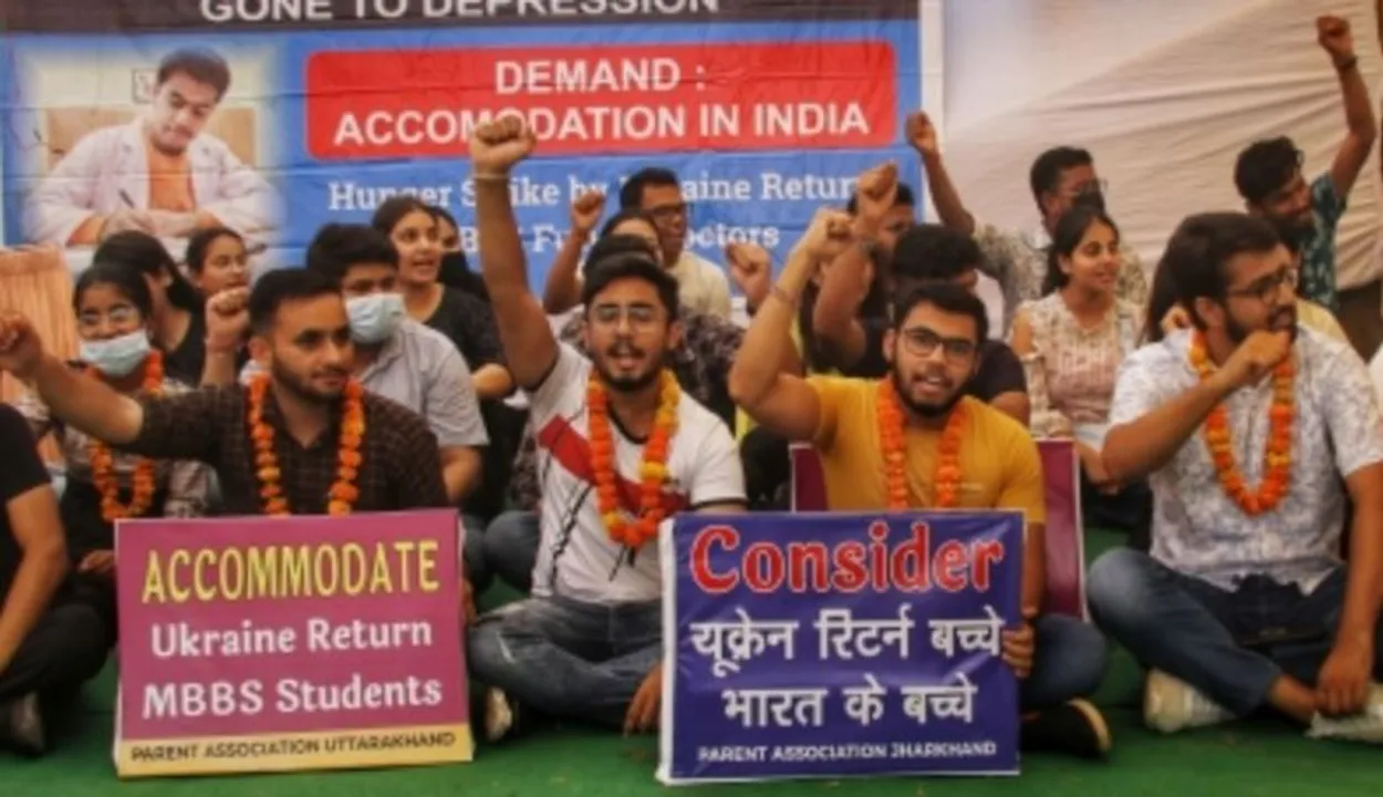  SC allows foreign-returned students to clear MBBS examination in India