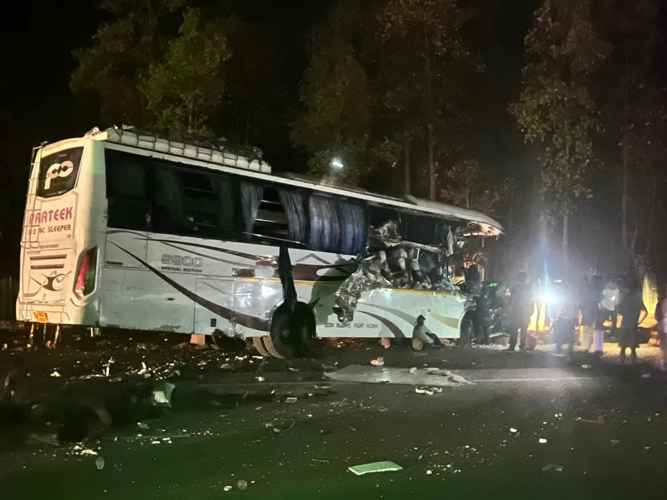  Minor girl among three killed, 4 injured as truck hits bus in Odisha's Rourkela