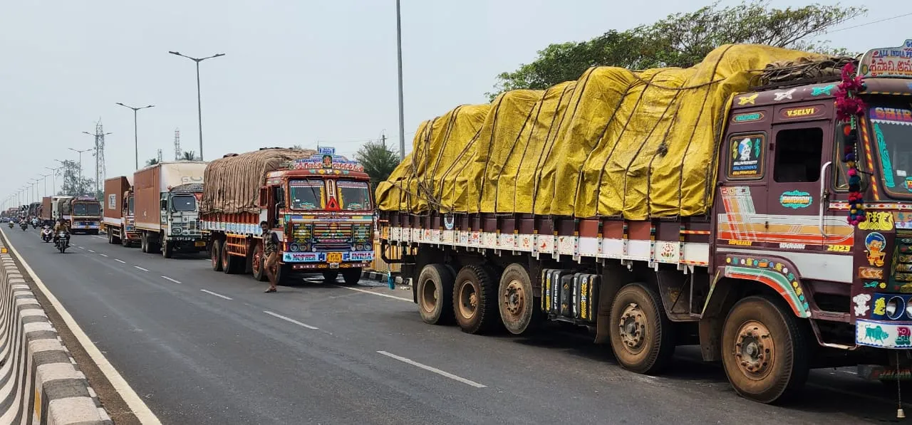  Drivers' strike in Odisha: Petrol, diesel stock dry up; vegetable prices skyrocket