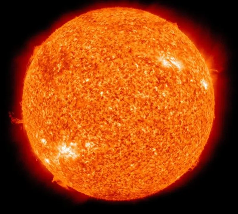  Sun emits strong solar flare; Radio communications affected on Earth