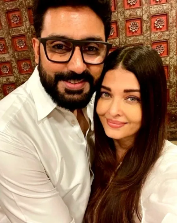  Abhishek responds to Internet user who asked him to let Aishwarya 'sign more movies'