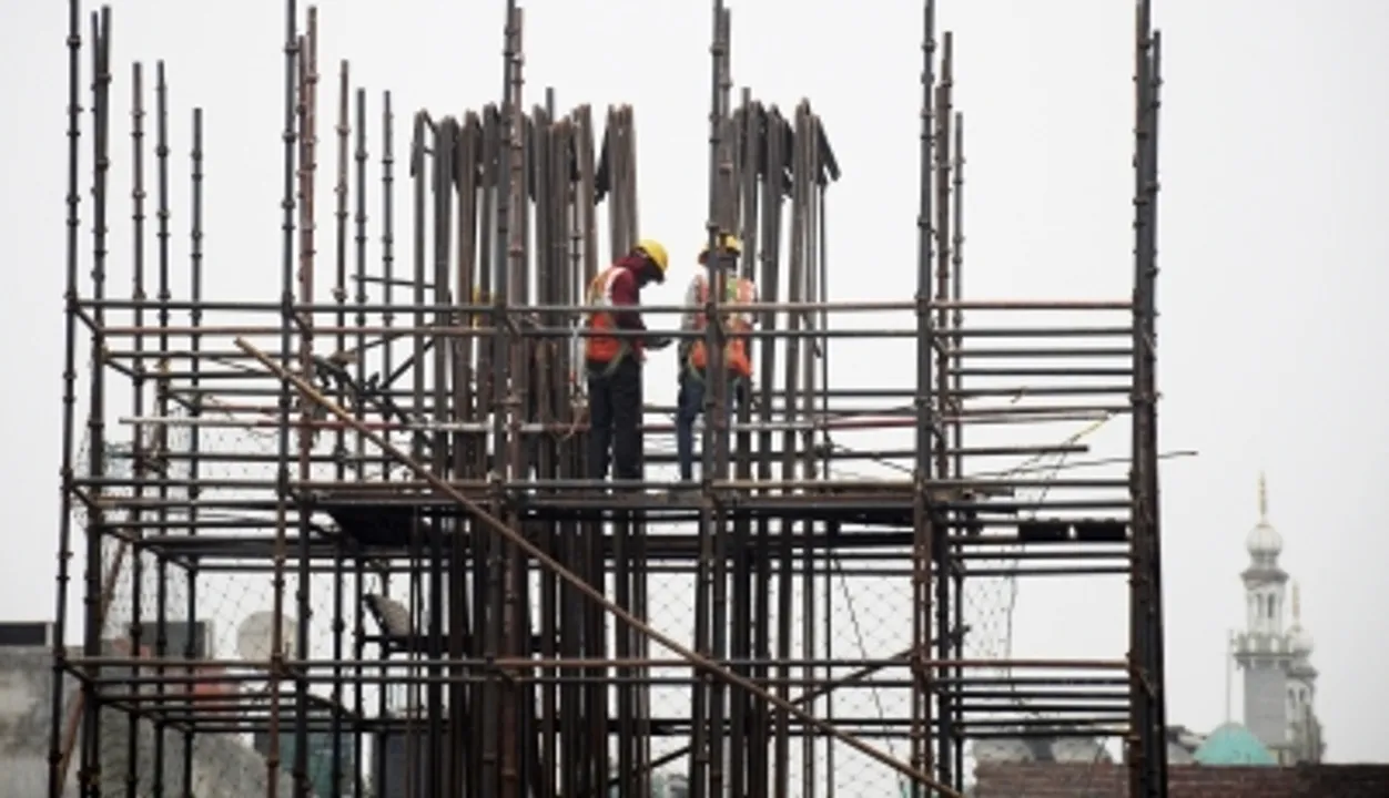  Labour Ministry asks states to ensure protection to construction, mine workers amid rising heat wave conditions