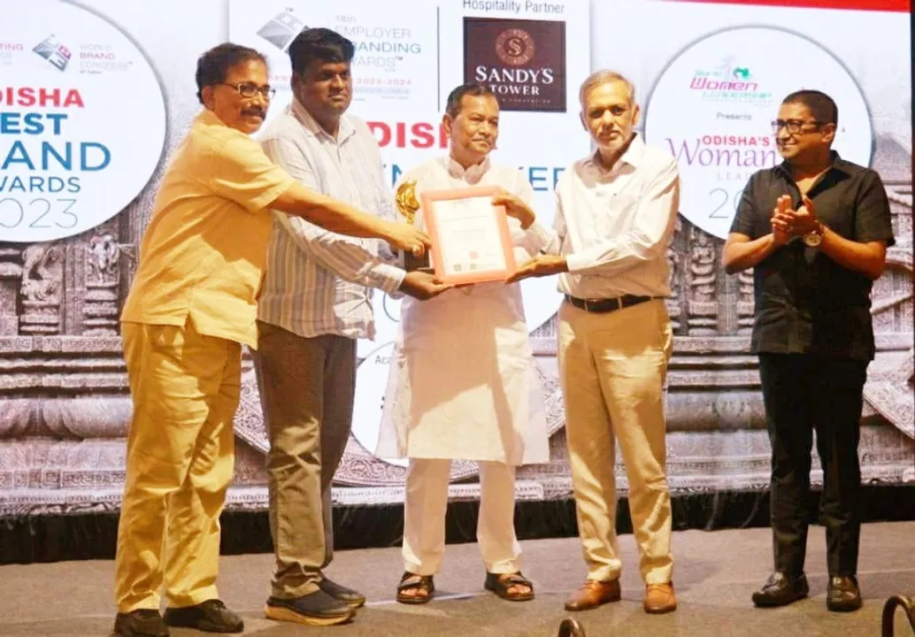  Dr Ruddhisundar Mohanty felicitated with Odisha Leadership Award