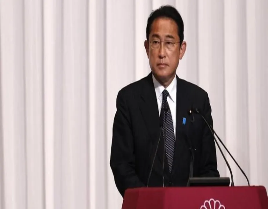  Japanese PM unhurt after smoke bomb thrown during speech
