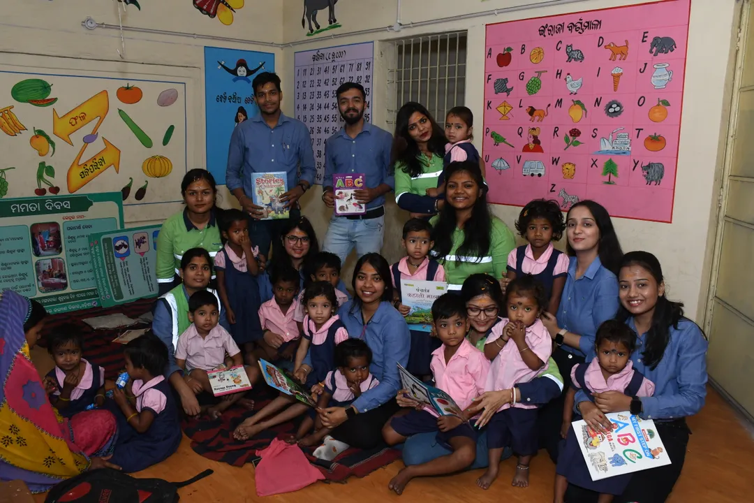  Vedanta Aluminium’s employees donate books to local children’s libraries