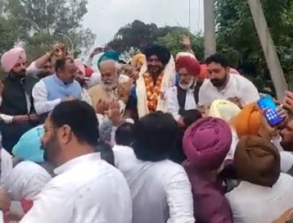  Road rage case: Navjot Sidhu walks out of jail after 317 days
