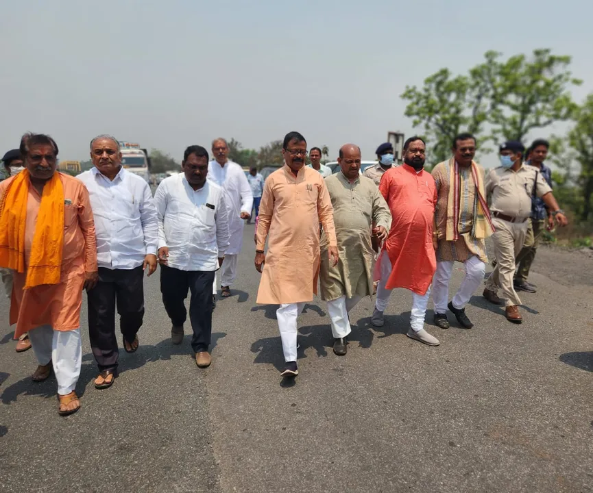  Odisha BJP leaders detained at police station while heading towards Sambalpur