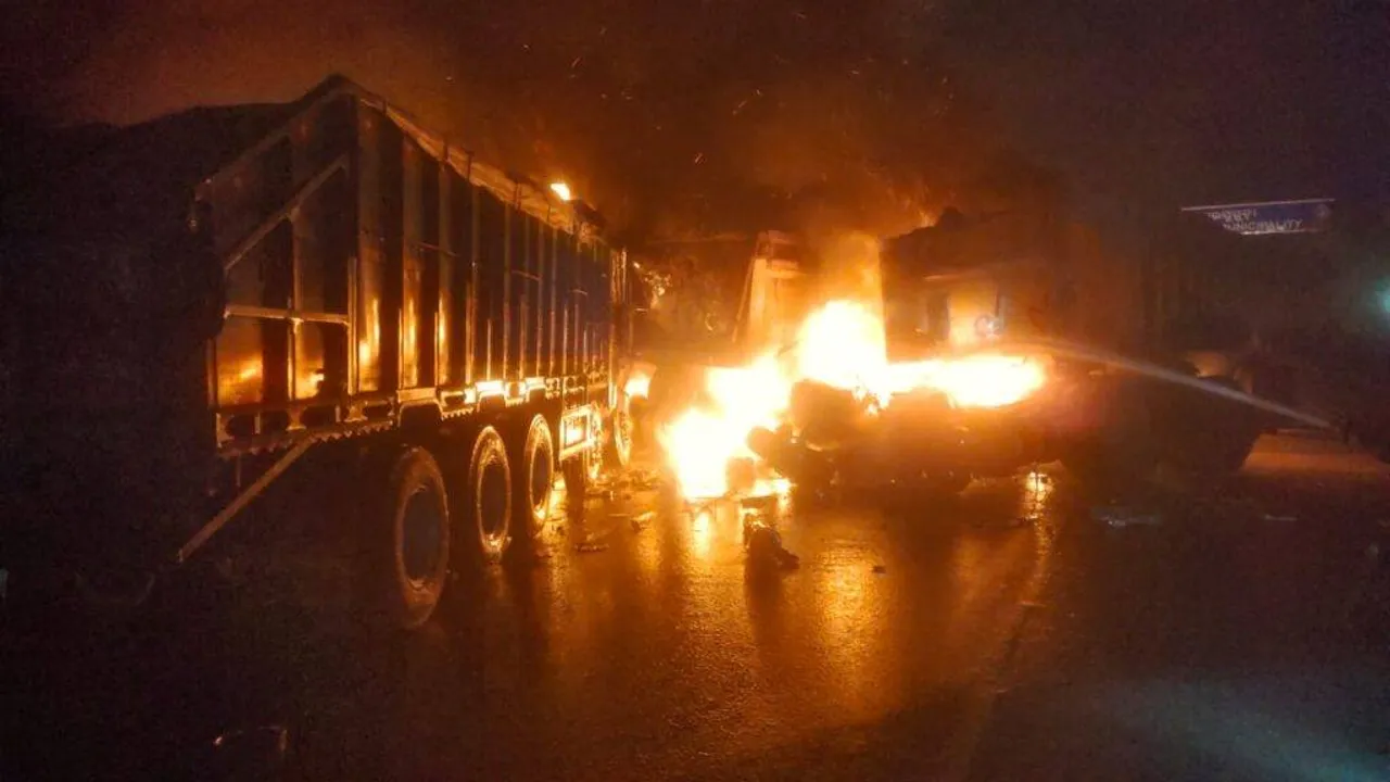 3 truck drivers burnt alive in road accident in Odisha's Jharsuguda