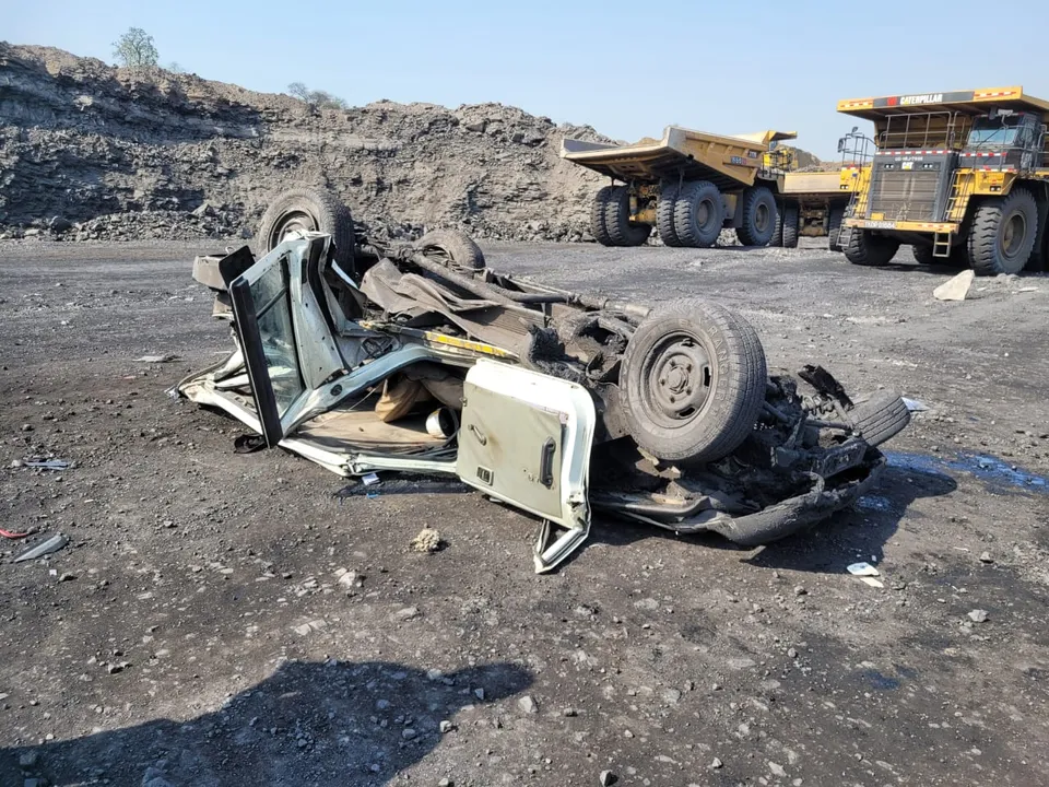  2 killed, 7 critical at coal mine in Odisha's Sundargarh as poclain hits SUV