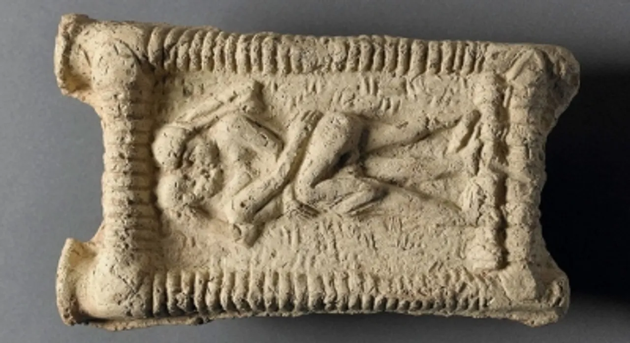  World's first lip kiss occurred in Mesopotamia 4,500 years ago: Research
