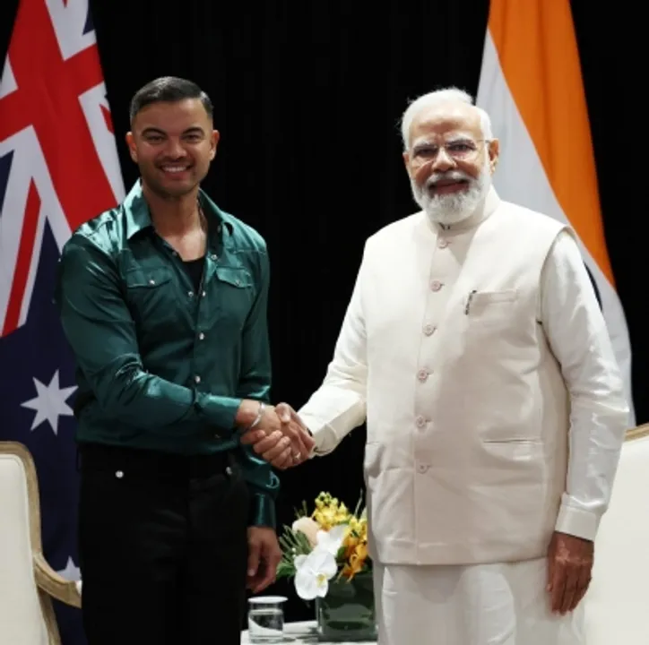  Modi meets Australian singer Guy Sebastian in Sydney