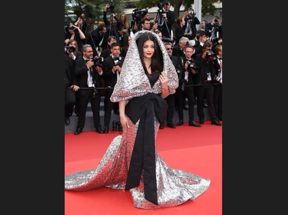  Aishwarya Rai Bachchan dazzles at Cannes 2023 red carpet