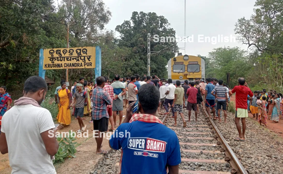  Motorcyclist dies after being hit by speeding train in Mayurbhanj district