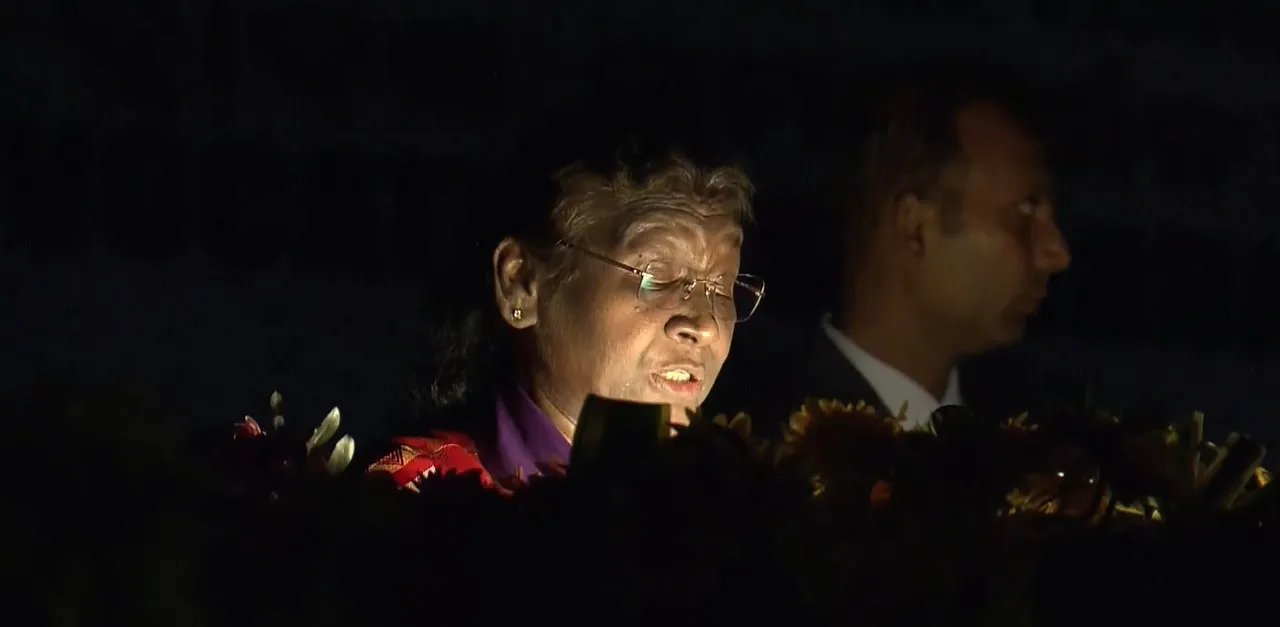  [Watch] Blackout during President Murmu's convocation address in Odisha varsity