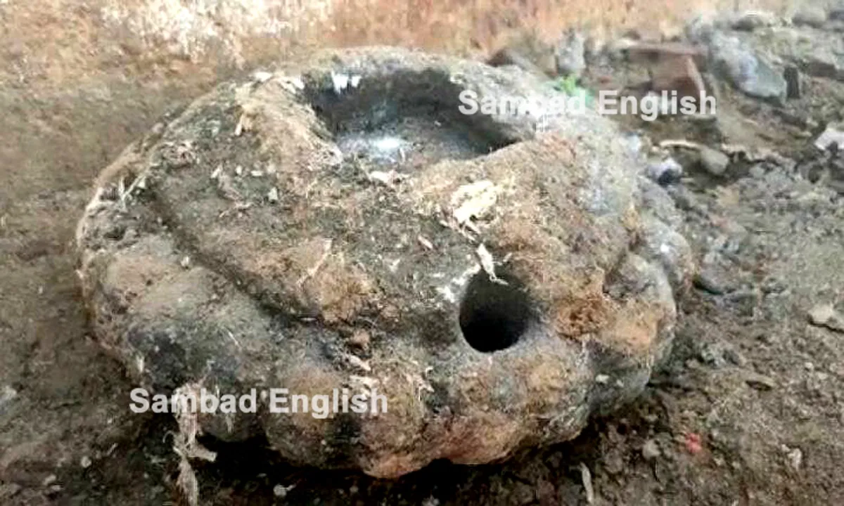  Remains of ancient temple found during removal of silt from pond in Odisha’s Kalahandi