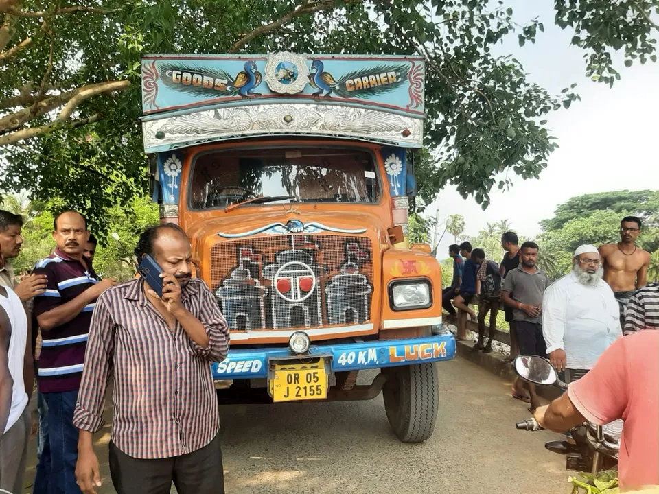  2 persons including minor die after truck collides with two-wheeler in Odisha's Jagatsinghpur
