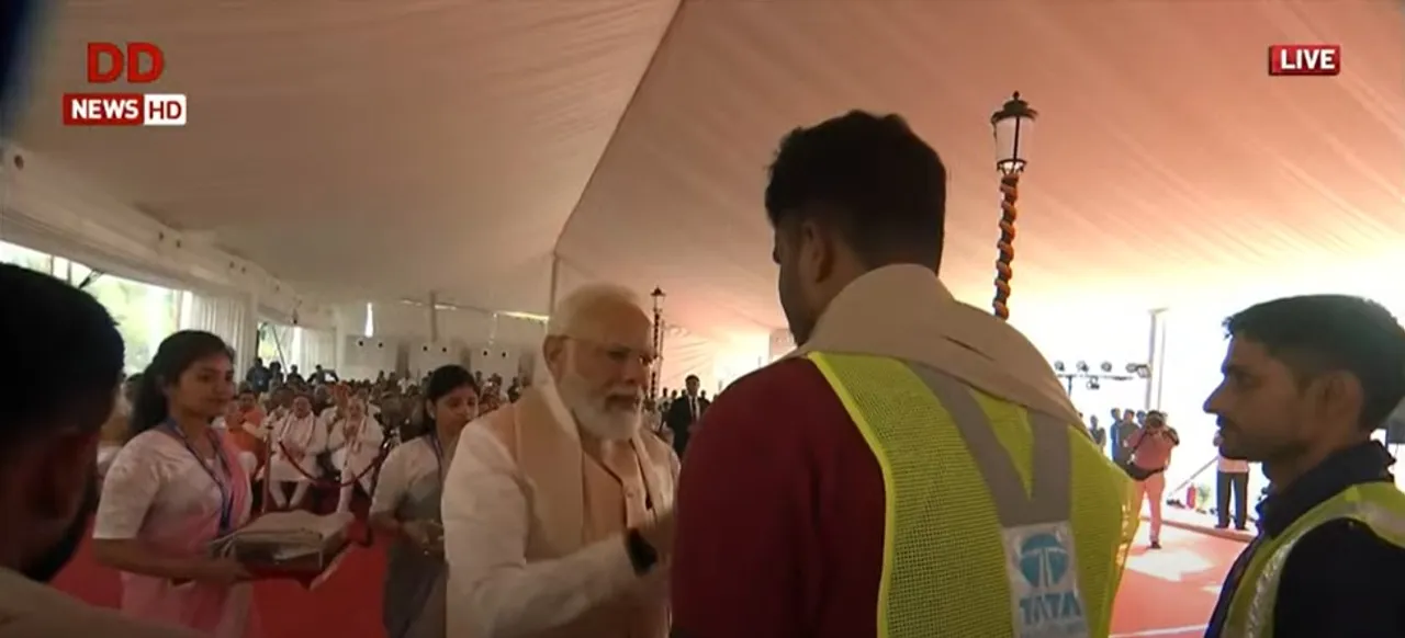  PM Modi felicitates Odia worker involved in making of new Parliament House
