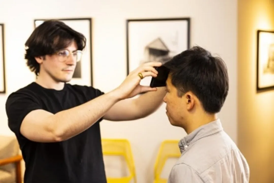 This smartphone works as a thermometer that accurately detect fevers