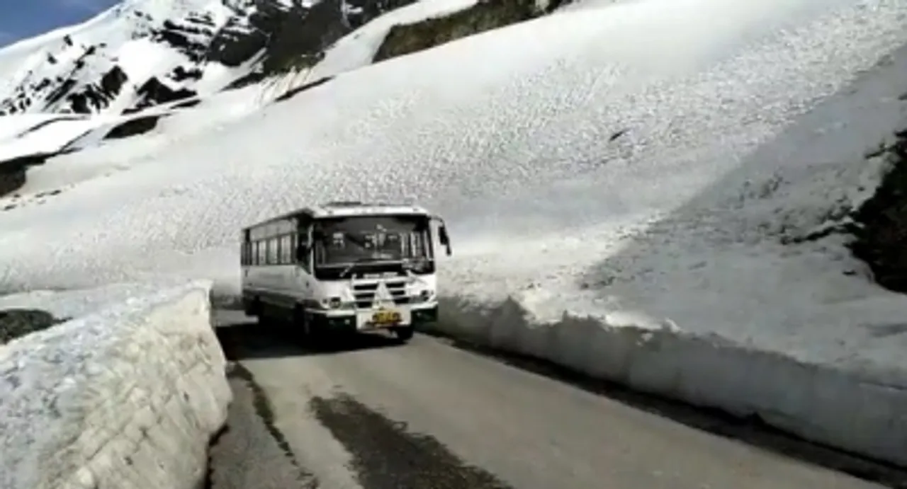 Country's highest altitude bus service restarts via Manali