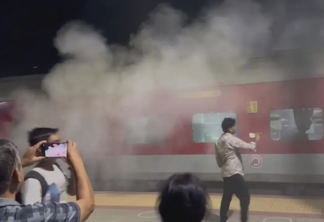 AC coach of Puri-Durg Express catches fire near Khariar Road in Odisha 