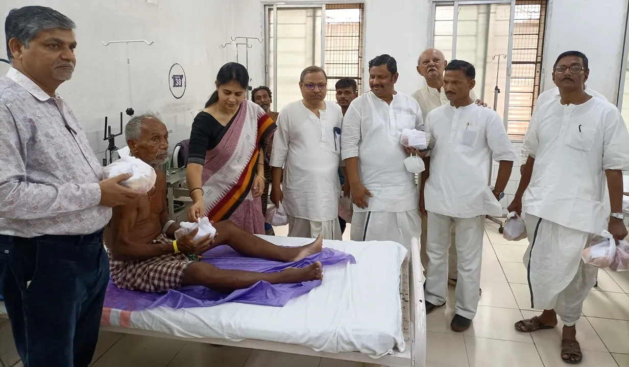  56th birthday of spiritual guru Sri Sri Acharyadev celebrated in Odisha capital