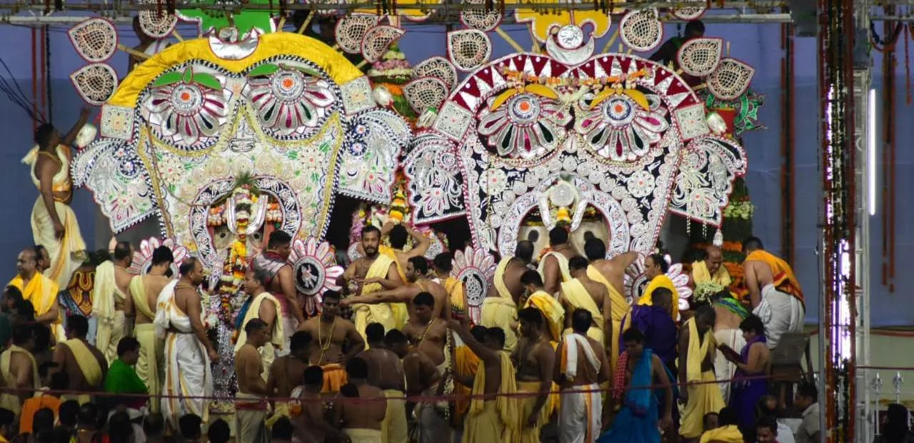  Thousands soak in Snana Jatra bliss in Odisha’s Puri city