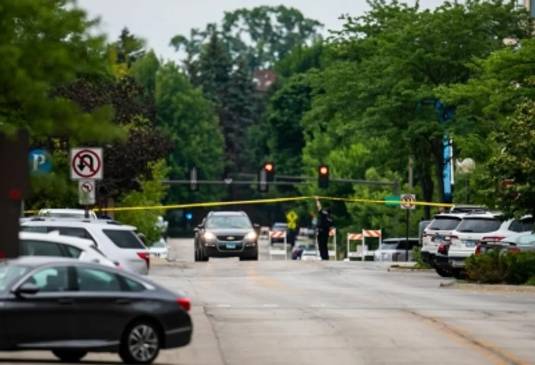  1 dead, over 20 shot in Chicago