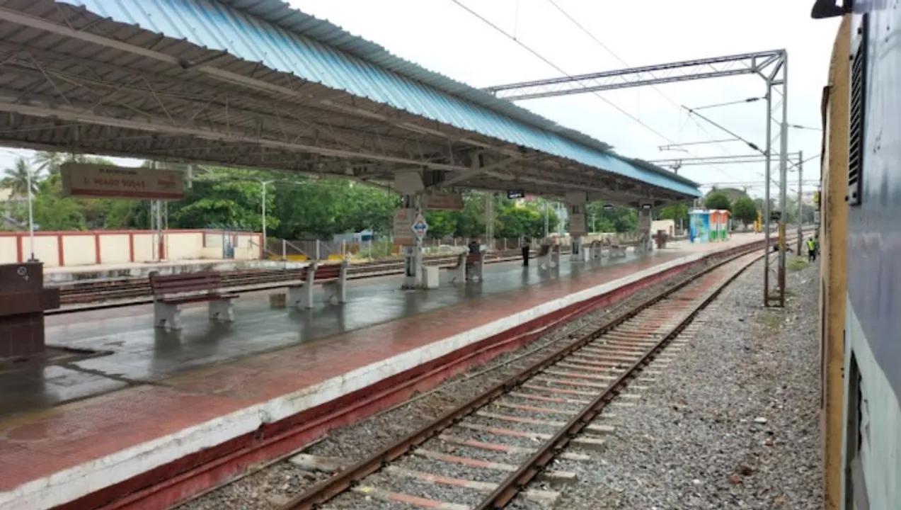  Berhampur: Passengers alight from Secunderabad-Agartala Express as smoke detected