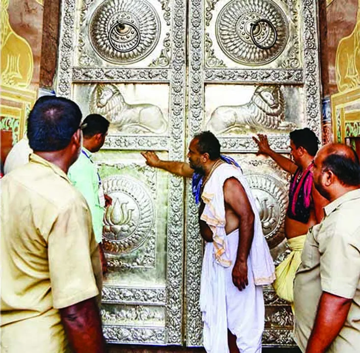  Silver cladding of Singhadwara of Puri Jagannath Temple completes