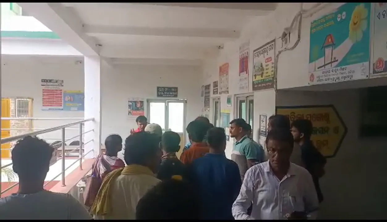  School student dies, two others injured after autorickshaw overturns in Odisha's Bhadrak