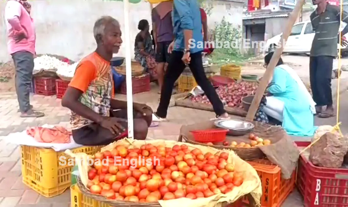  Conman posing as customer 'mortgages' two kids for tomatoes in Odisha