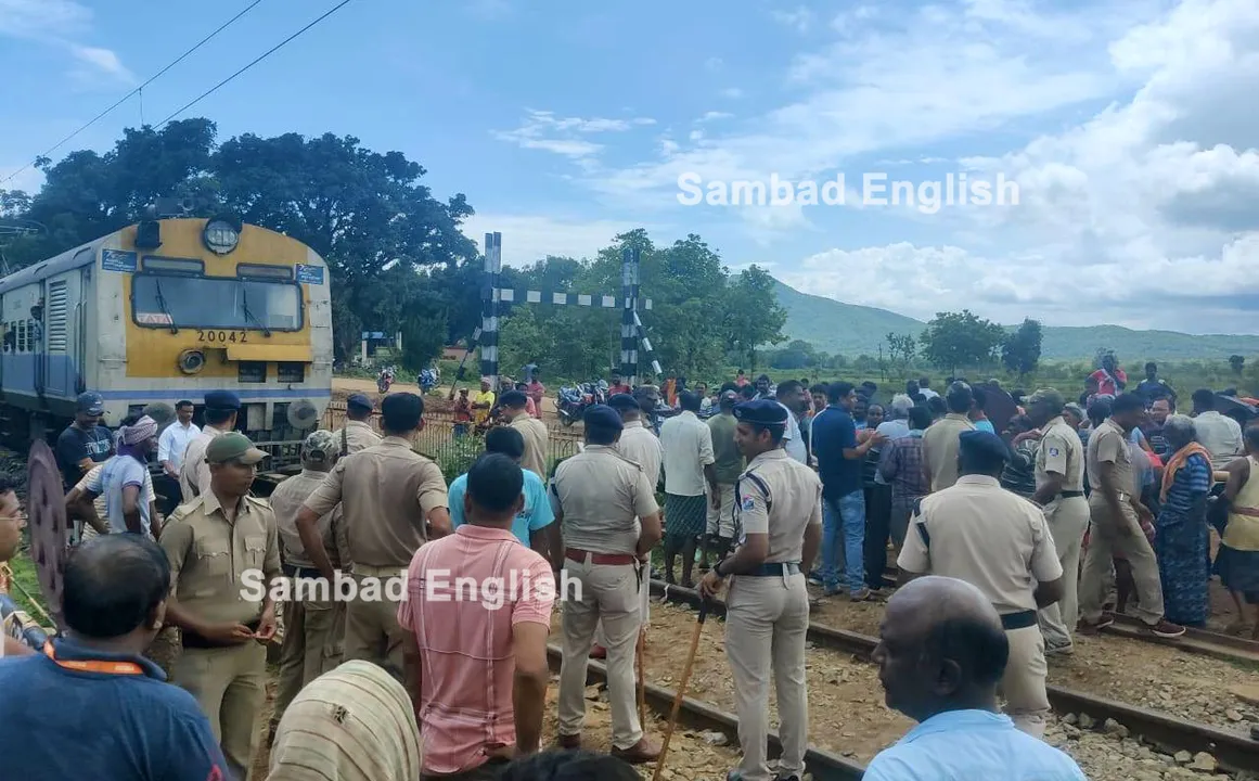  Locals detain Tatanagar-Badampahar train for over 7 hours in Odisha’s Mayurbhanj