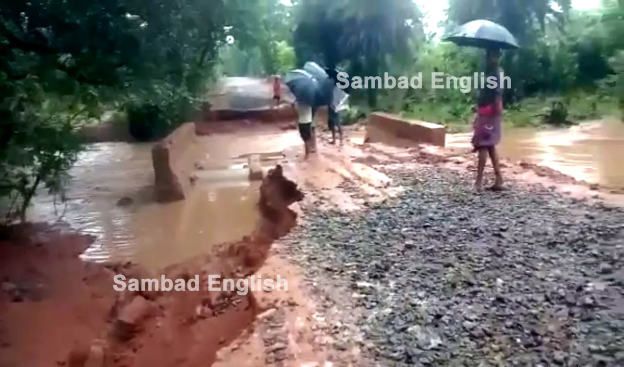  Odisha: Incessant rain washes away approach road to bridge, disconnects more than 10 villages in Kandhamal