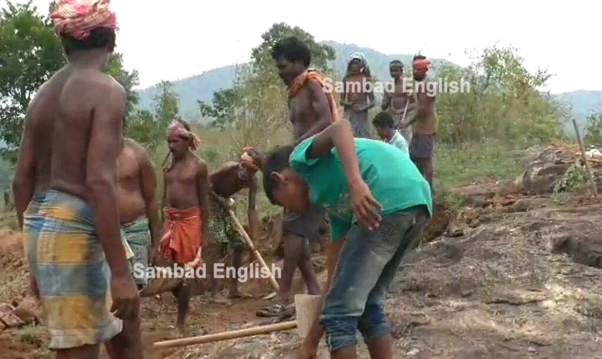  Locals dig canal by cutting hilly terrain in Odisha’s Rayagada with Administration in limbo