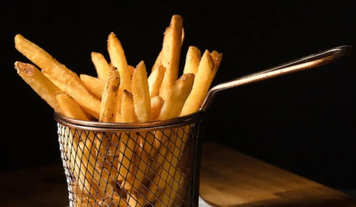  Is snacking bad for your health? Quality, timing matters