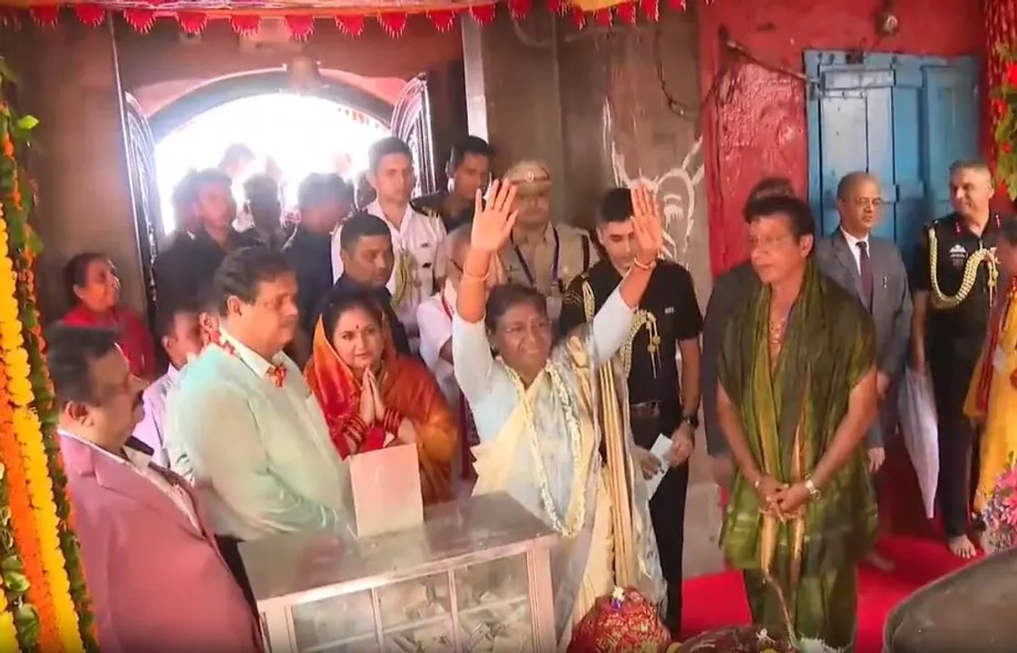  Watch Video: President Droupadi Murmu at Chandi Temple in Odisha's Cuttack