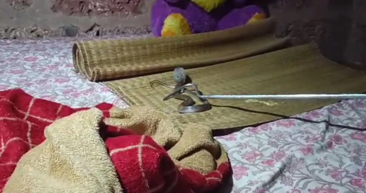  Odisha family spends night with serpent, becomes talk of town