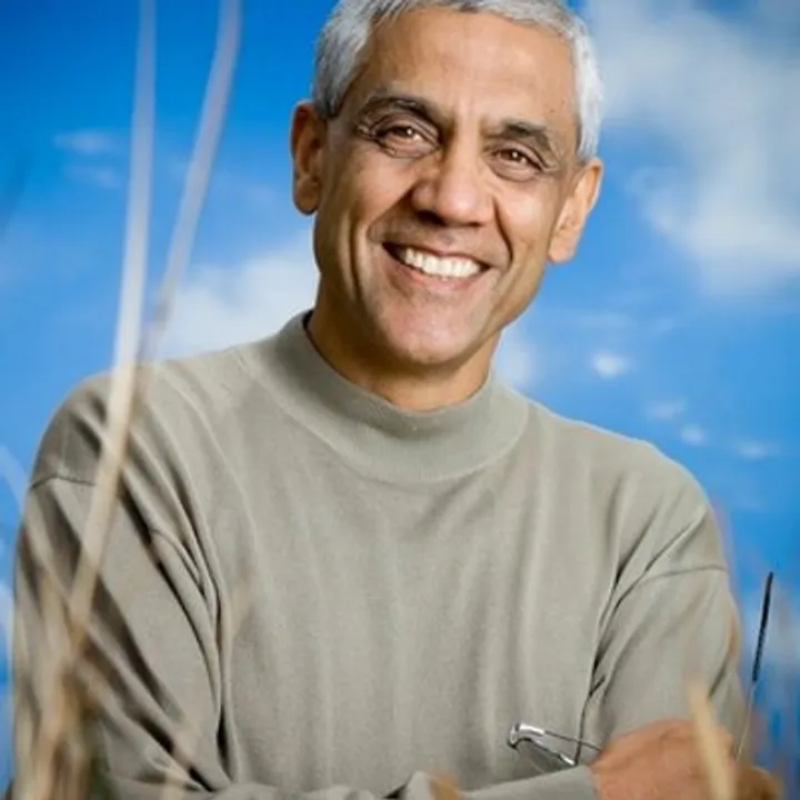  More important fight is between Threads & Twitter: Vinod Khosla on Musk-Zuck cage fight