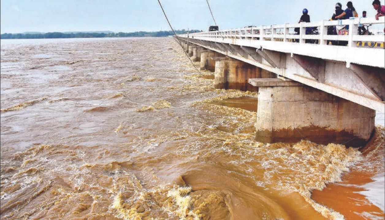  Numerous Odisha villages inundated as Mahanadi river swells