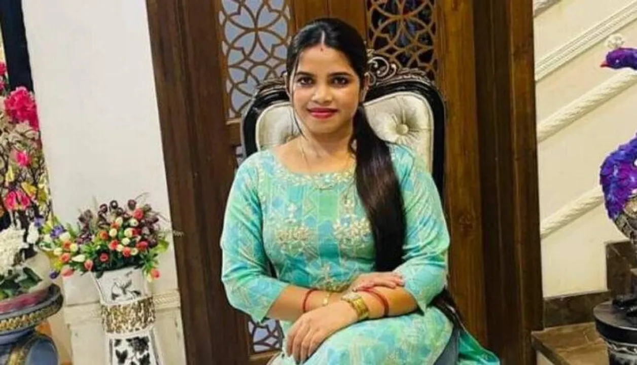  Sextortion accused Archana Nag walks out of Jharpada Jail